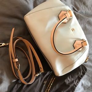 Cross body with dust cover